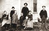 BrownleeFrmily1901CloseUp